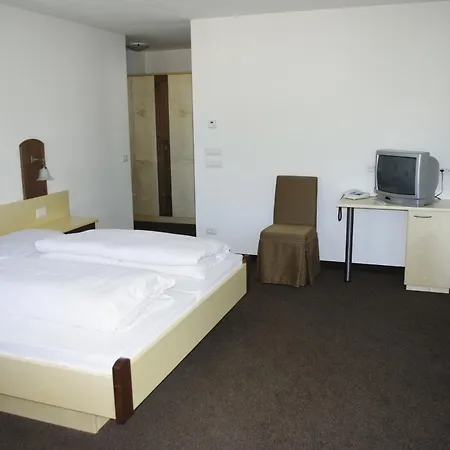 Montana Hotel